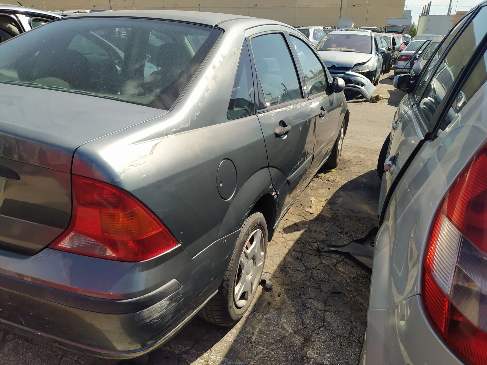 Foto de PUERTA TRASERA DERECHA FORD FOCUS BERLINA (CAK) 1.8 TDCi CAT (101 CV / 74 KW) referencia 1430137