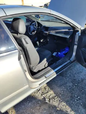 Foto de GOMAS CONTORNO PUERTA OPEL ASTRA H TWIN TOP 1.9 16V CDTI CAT (Z 19 DTH / LRD) (150 CV / 110 KW)