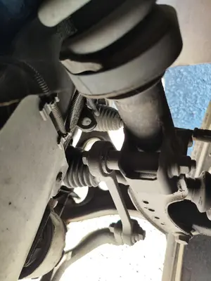 Foto de BIELETA ESTABILIZADORA DELANTERA IZQUIERDA VOLKSWAGEN TOUAREG (7L6) 4.2 V8 32V FSI (350 CV / 257 KW) referencia 7L0411317