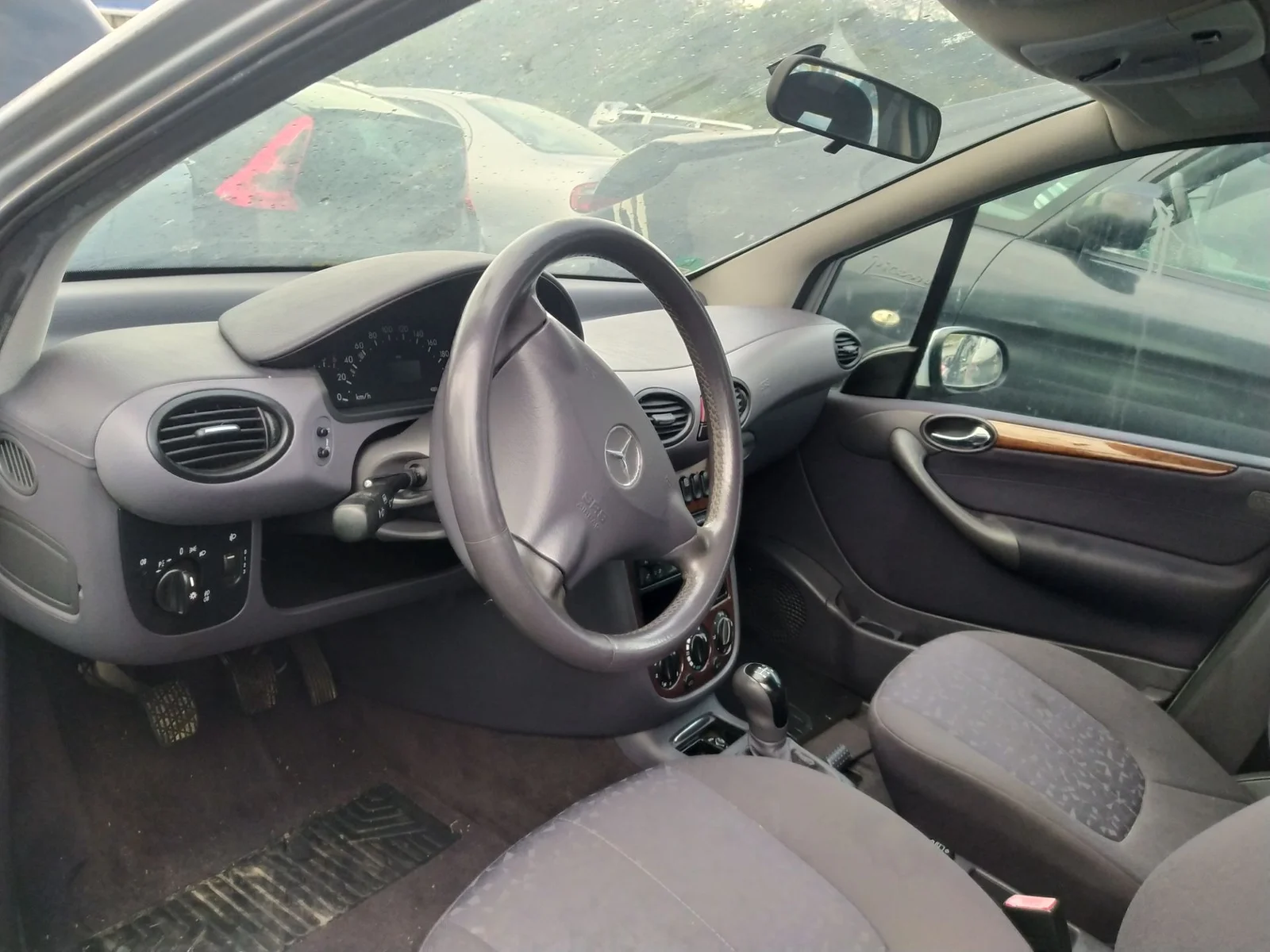 Foto de SALPICADERO MERCEDES-BENZ CLASE A (BM 168) 1.6 CAT (102 CV / 75 KW) referencia A1686809787 FKZ