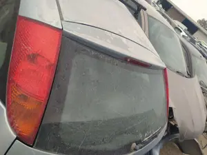 Foto de PORTON TRASERO FORD FOCUS BERLINA (CAK) 1.8 TDDI Turbodiesel CAT (90 CV / 66 KW) referencia 1430141