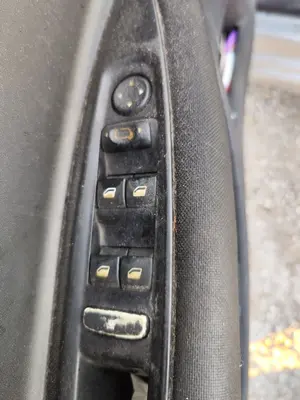 Foto de MANDO ELEVALUNAS DELANTERO IZQUIERDO CITROEN C4 BERLINA 1.6 16V HDi FAP (109 CV / 80 KW)