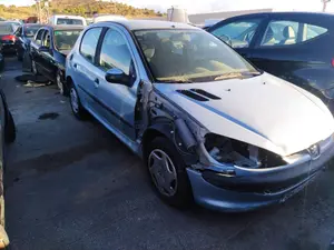 Foto de BRAZO SUSPENSION DELANTERO DERECHO PEUGEOT 206 1.6  (88 CV / 65 KW)