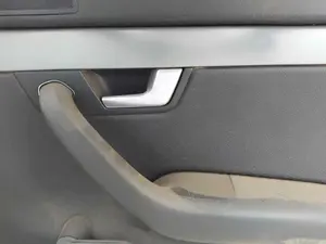 Foto de MANETA INTERIOR TRASERA DERECHA AUDI A4 AVANT (8E) 2.5 V6 24V TDI (163 CV / 120 KW)