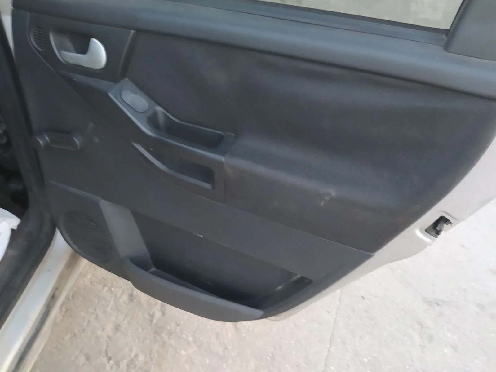 Foto de ELEVALUNAS TRASERO DERECHO OPEL MERIVA 1.7 16V CDTI (101 CV / 74 KW) referencia 93367906