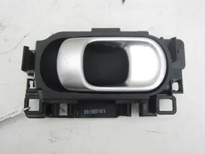 Foto de MANETA INTERIOR DELANTERA DERECHA CITROEN C5 AIRCROSS 1.2 12V e-THP / PureTech (131 CV / 96 KW) referencia 201907105