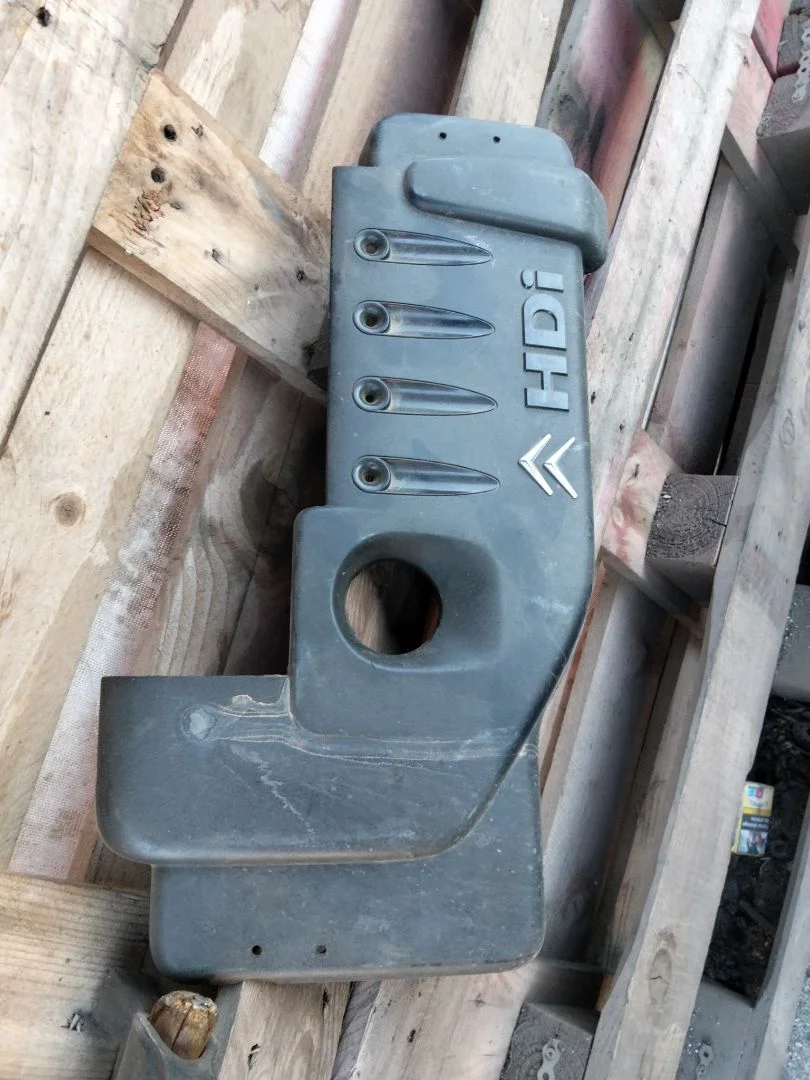 Foto de TAPA MOTOR CITROEN C3 referencia 013749