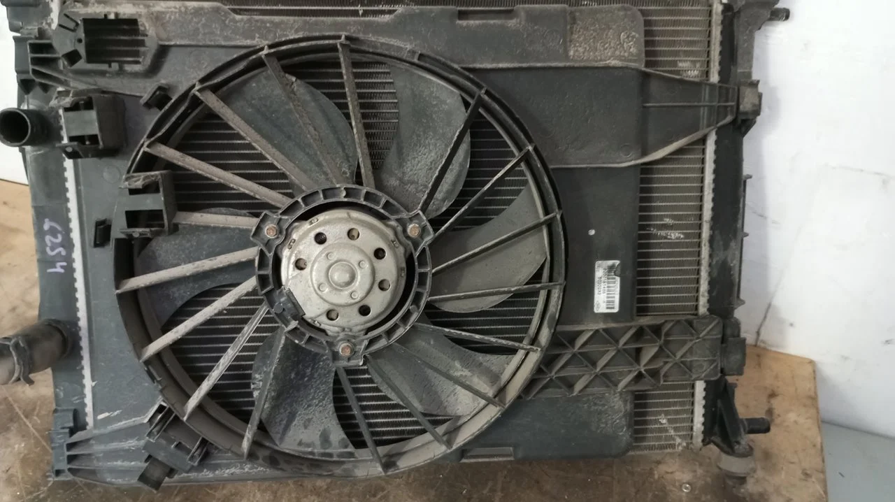 Foto de ELECTROVENTILADOR RENAULT MEGANE II CLASSIC BERLINA 1.5 dCi Diesel (106 CV / 78 KW) referencia 8200151465