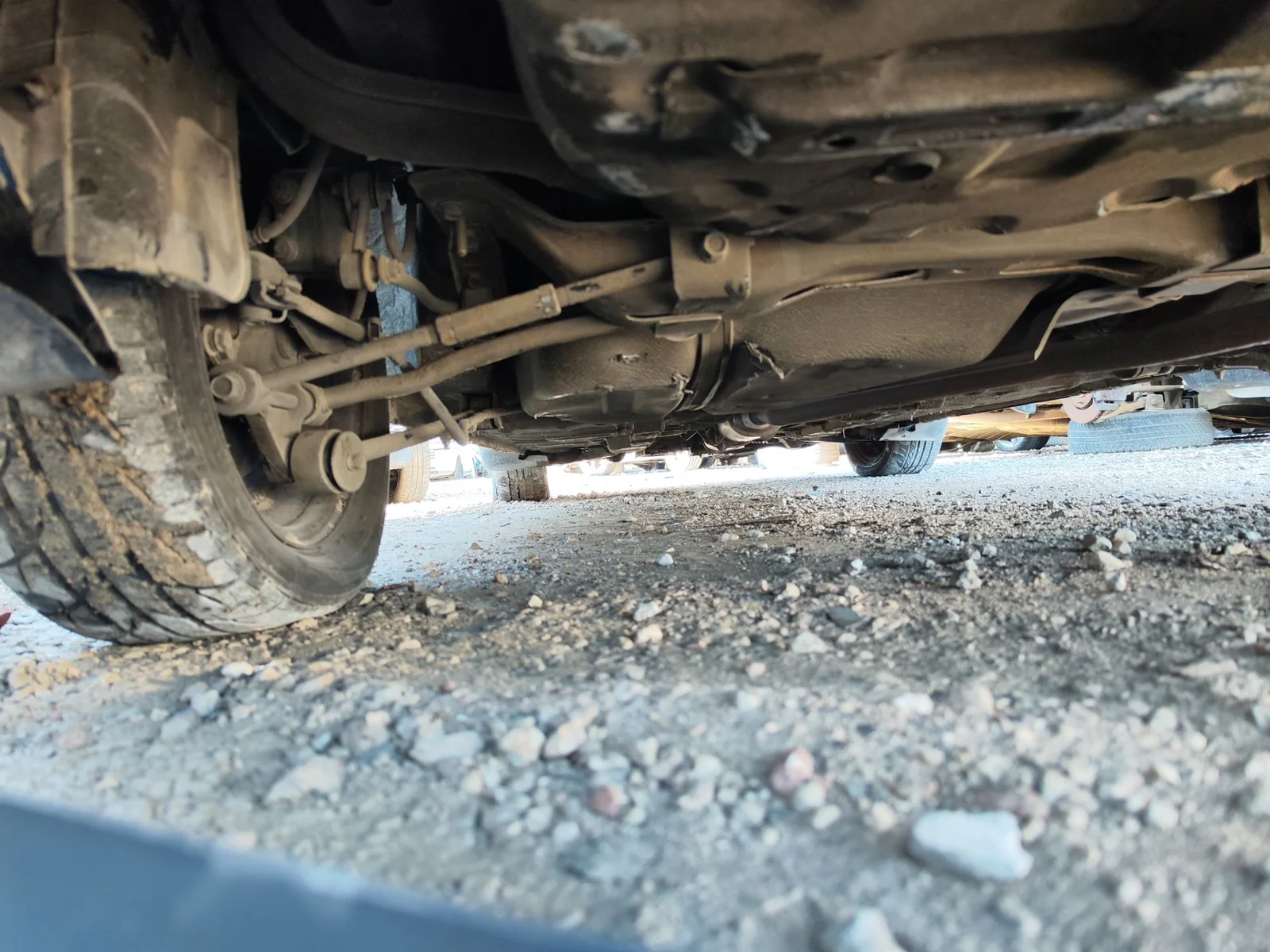 Foto de BRAZO SUSPENSION TRASERO IZQUIERDO KIA CARENS (RS) 1.8 16V CAT (126 CV / 93 KW) referencia 0K2FA28350