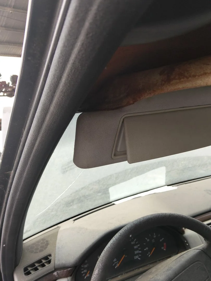 Foto de PARASOL IZQUIERDO MERCEDES-BENZ CLASE E (BM 210) BERLINA referencia A2108100710 FKZ