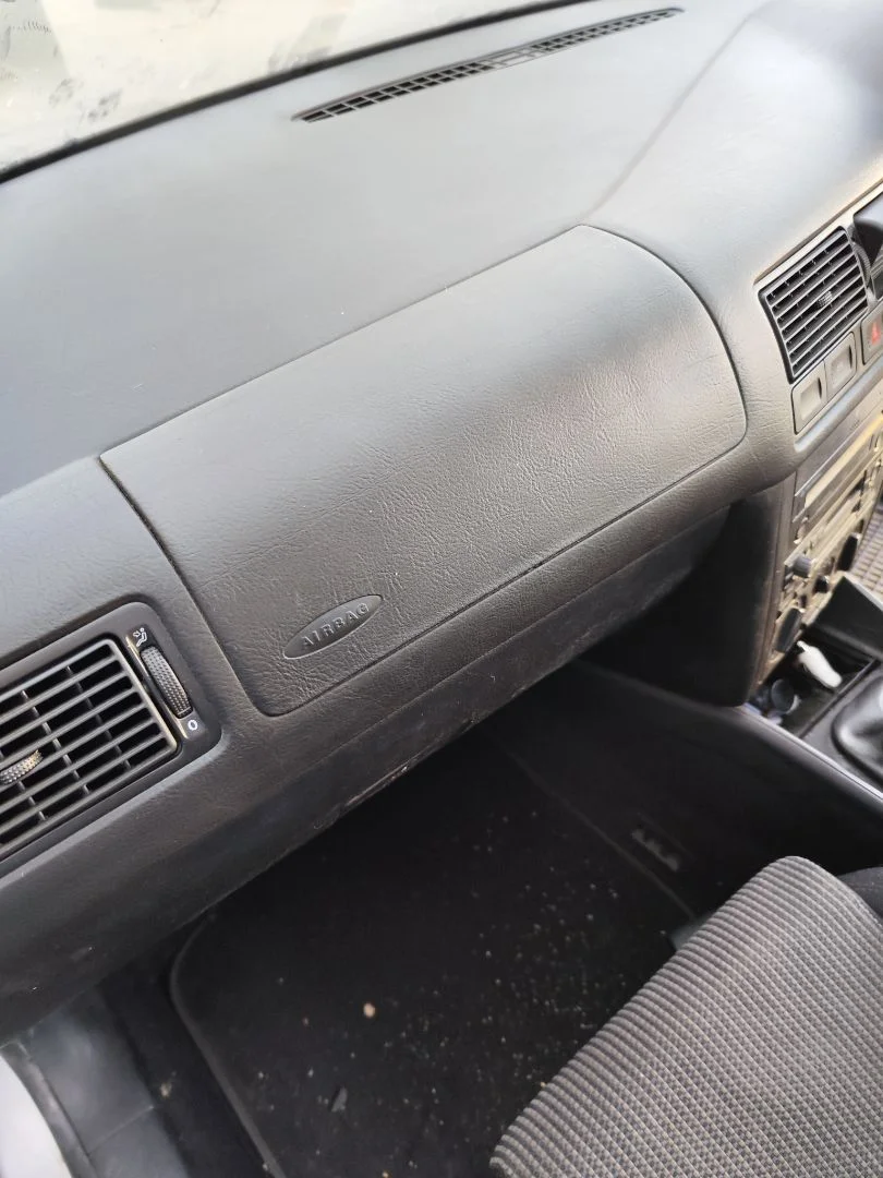 Foto de AIRBAG DELANTERO IZQUIERDO VOLKSWAGEN GOLF IV BERLINA (1J1)(10.1997) 1.9 TDI (131 CV / 96 KW) referencia 3B0880201BKFKZ