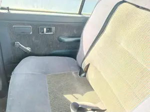 Foto de CINTURON SEGURIDAD TRASERO DERECHO MITSUBISHI MONTERO (V20/V40) 2.5 Turbodiesel (99 CV / 73 KW)