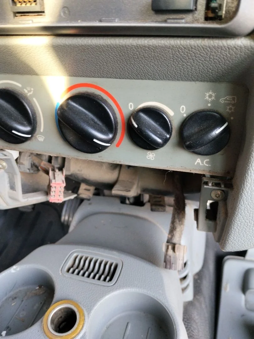 Foto de MANDO CALEFACCION / AIRE ACONDICIONADO RENAULT KANGOO I (F/KC0) 1.9 dCi Diesel CAT (84 CV / 62 KW) referencia 7701051896
