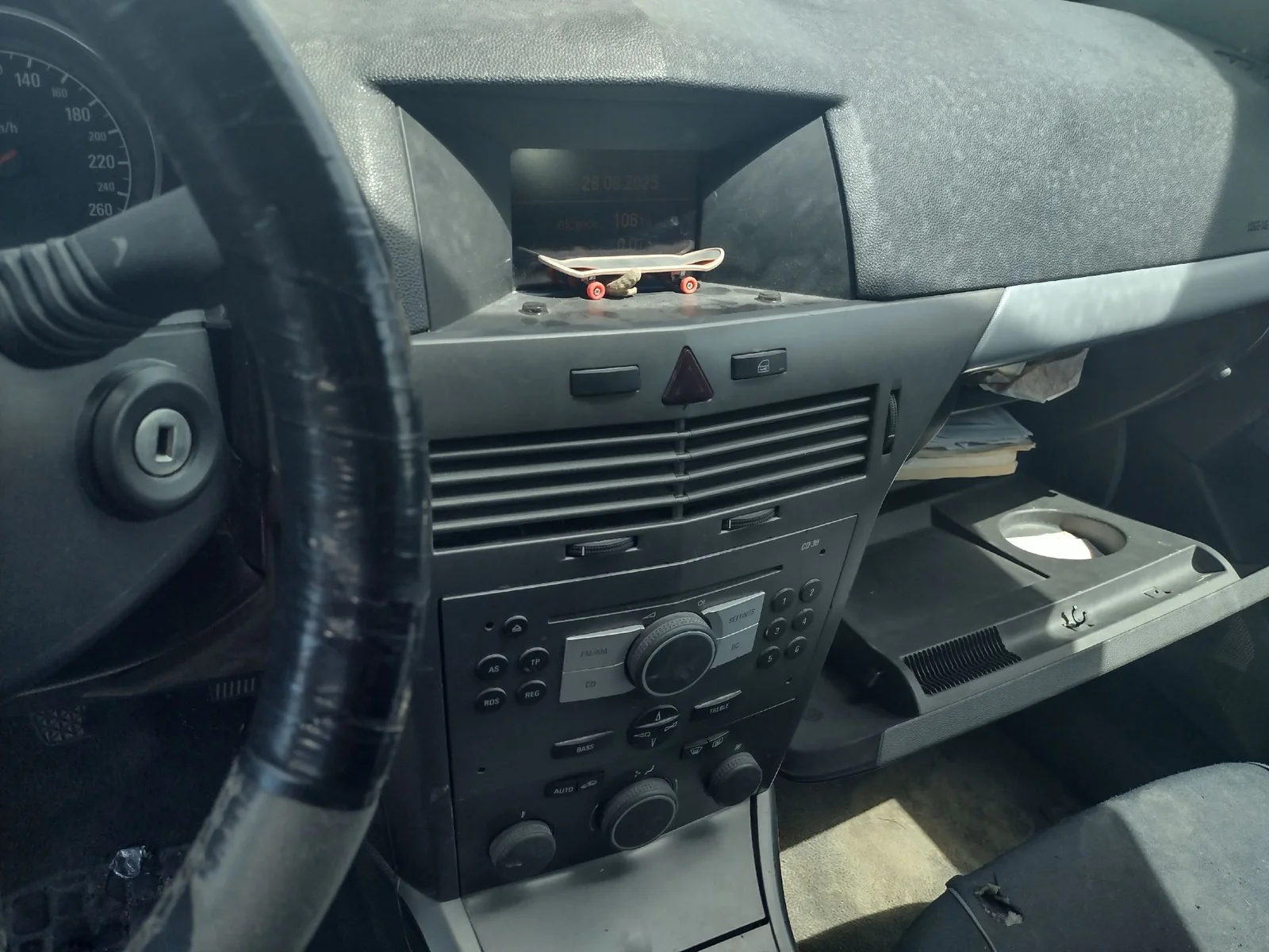 Foto de RESISTENCIA CALEFACCION OPEL ASTRA H BERLINA 1.6 16V (105 CV / 77 KW) referencia 93180051