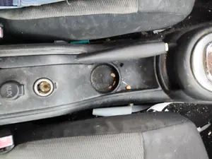 Foto de PALANCA FRENO CITROEN C4 BERLINA 1.6 16V HDi FAP (109 CV / 80 KW)
