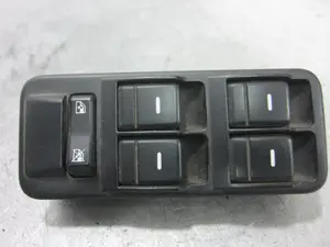Foto de MANDO ELEVALUNAS DELANTERO IZQUIERDO LAND ROVER RANGE ROVER SPORT 2.7 Td V6 CAT (190 CV / 140 KW) referencia YUD501540PVJ
