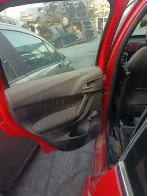 Foto de CERRADURA PUERTA TRASERA IZQUIERDA CITROEN C3 1.0 VTi (68 CV / 50 KW)