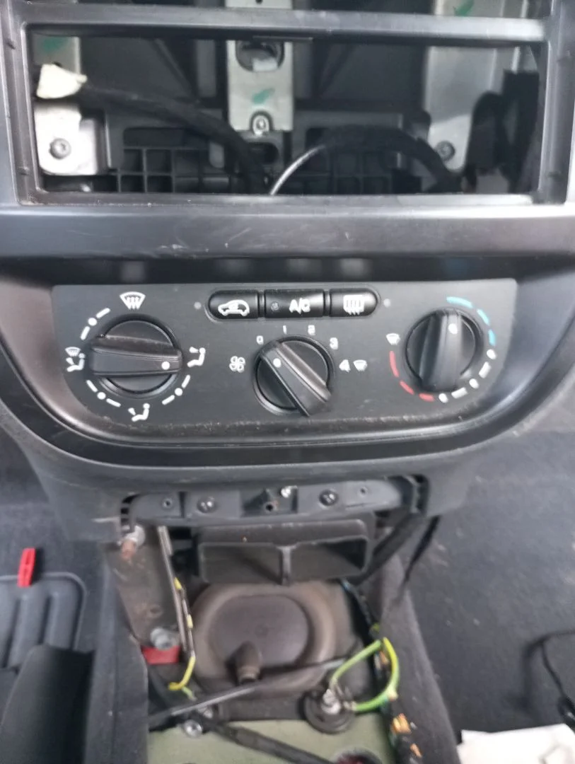 Foto de MANDO CALEFACCION / AIRE ACONDICIONADO CITROEN C2 1.4 (73 CV / 54 KW)