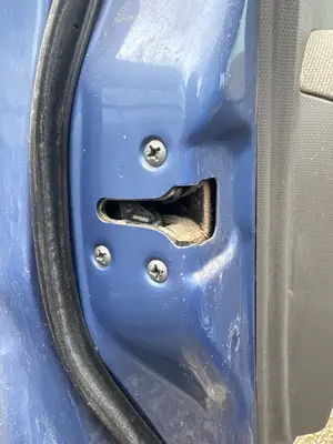 Foto de CERRADURA PUERTA DELANTERA IZQUIERDA NISSAN MICRA (K12E) 1.2 CAT (65 CV / 48 KW) referencia 80501BG10A