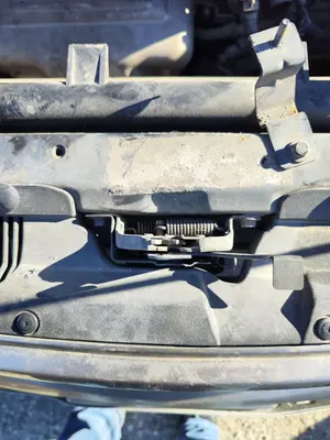 Foto de CERRADURA CAPO KIA CARENS (RS) 1.8 16V CAT (126 CV / 93 KW) referencia 0K2FA56620