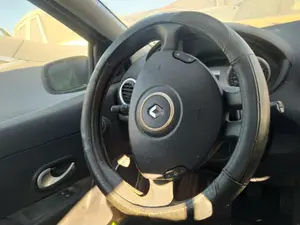 Foto de VOLANTE RENAULT CLIO III 1.5 dCi Diesel CAT (86 CV / 63 KW) referencia 484003466R