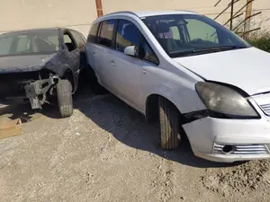 Foto de ALETA DELANTERA DERECHA OPEL ZAFIRA B 1.9 CDTI (120 CV / 88 KW) referencia 93184412