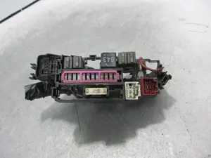 Foto de CAJA RELES / FUSIBLES AUDI A5 CABRIOLET (8F7) 2.7 V6 24V TDI (190 CV / 140 KW) referencia 8K1937503