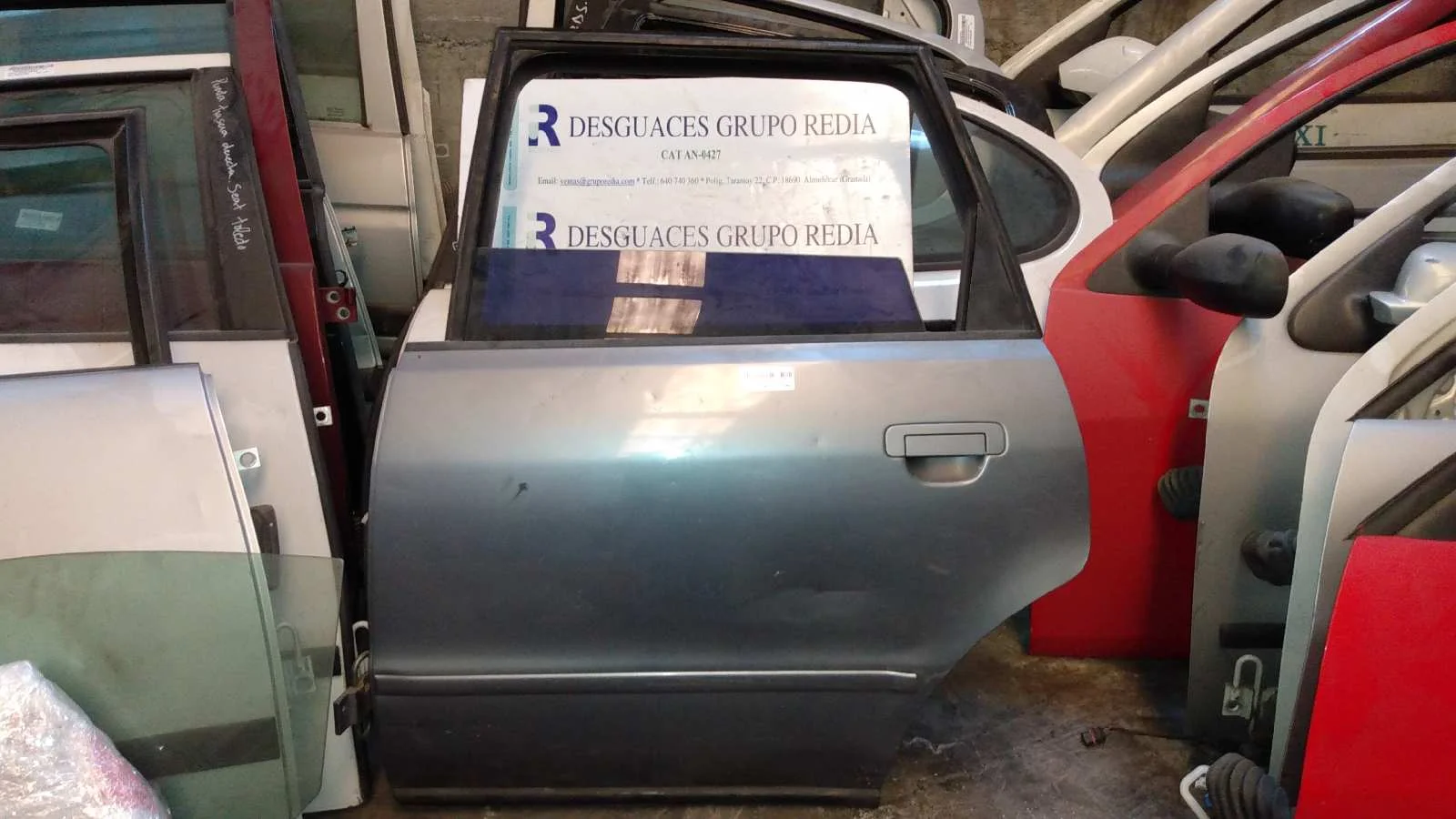 Foto de PUERTA TRASERA IZQUIERDA AUDI A4 AVANT (B5)