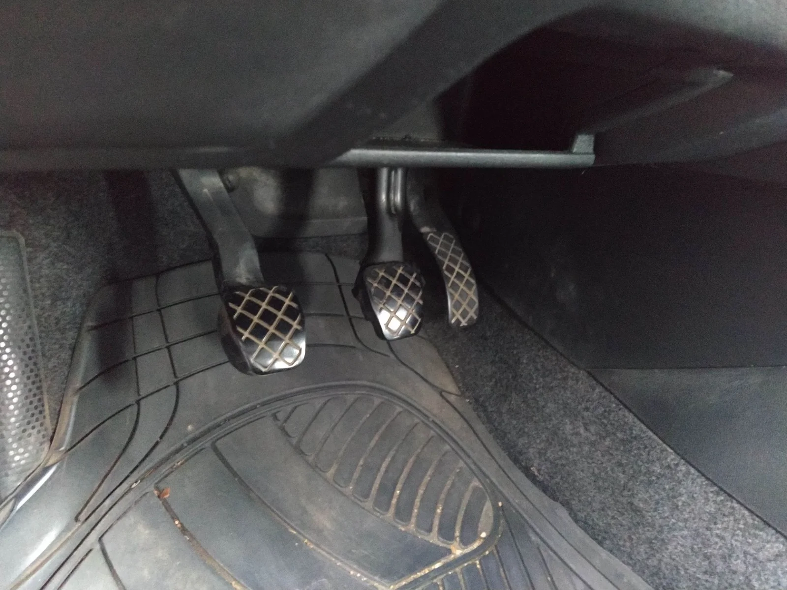 Foto de PEDAL FRENO SKODA FABIA (6Y2/6Y3) 1.4 TDI (69 CV / 51 KW)