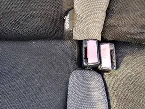 Foto de ENGANCHE CINTURON TRASERO DERECHO PEUGEOT 207 1.4  (73 CV / 54 KW)