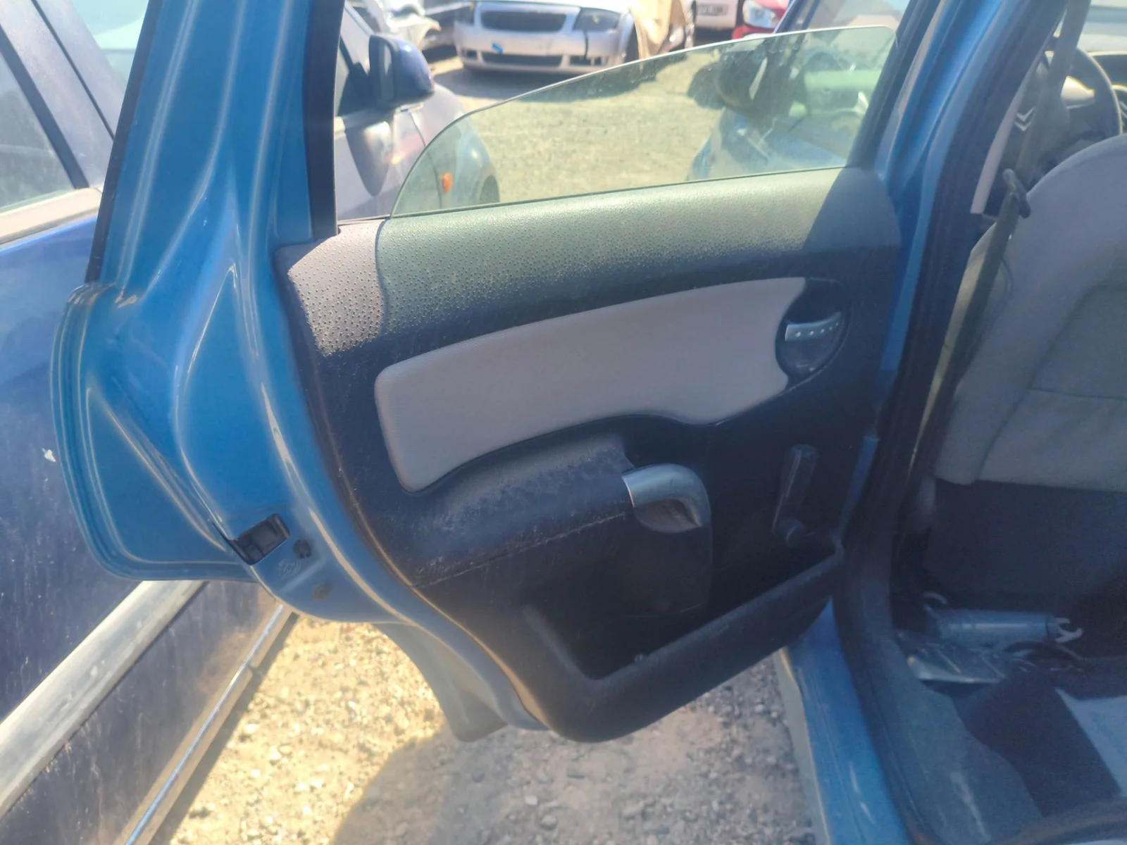 Foto de GUARNECIDO PUERTA TRASERA IZQUIERDA CITROEN C3 1.4 (73 CV / 54 KW) referencia 9330E6
