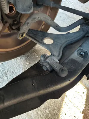 Foto de BRAZO SUSPENSION DELANTERO DERECHO CITROEN C8 2.0 HDi CAT (RHK / DW10UTED4) (120 CV / 88 KW)