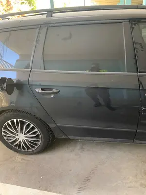 Foto de PUERTA TRASERA DERECHA VOLKSWAGEN PASSAT VARIANT (3C5) 2.0 TDI (140 CV / 103 KW) referencia 3C9833056D