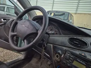 Foto de MANDO LUCES FORD FOCUS FAMILIAR (CAK) 1.8 TDDI Turbodiesel CAT (90 CV / 66 KW)