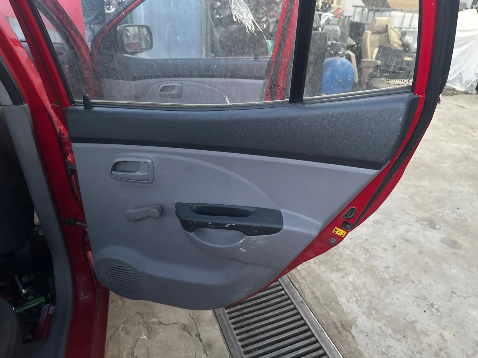 Foto de GUARNECIDO PUERTA TRASERA DERECHA KIA PICANTO (SA) 1.1 CAT (65 CV / 48 KW) referencia 8330207000NL