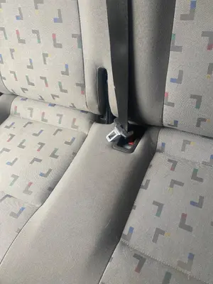 Foto de ENGANCHE CINTURON TRASERO CENTRAL VOLKSWAGEN T5 TRANSPORTER BUS (7H) 2.5 TDI (131 CV / 96 KW)