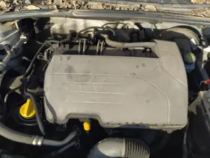 Foto de TAPA MOTOR RENAULT CLIO IV 1.2 16V (73 CV / 54 KW)
