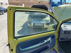 Foto de LUNA DELANTERA IZQUIERDA RENAULT TWINGO I (C06) 1.2  (75 CV / 55 KW) referencia 7701467233