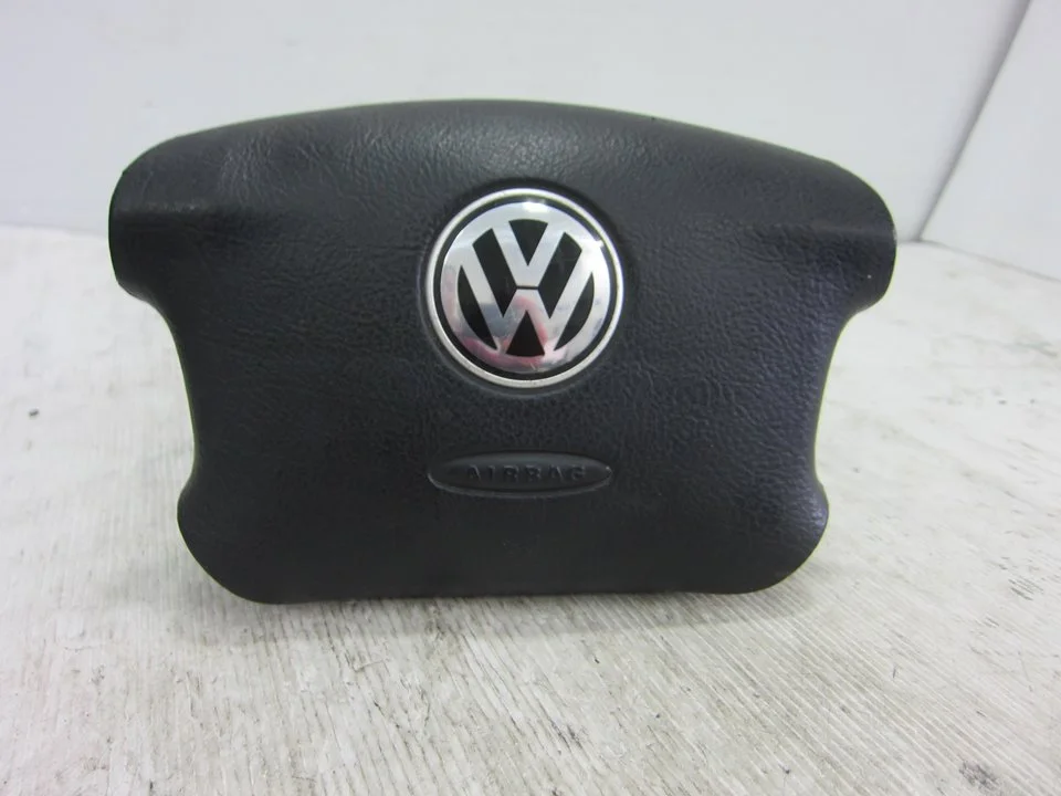 Foto de AIRBAG DELANTERO IZQUIERDO VOLKSWAGEN GOLF IV BERLINA (1J1)(10.1997) 1.6 (101 CV / 74 KW) referencia 3B0880201AE