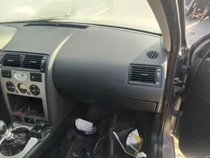 Foto de GUANTERA FORD MONDEO BERLINA (GE) 2.0 TDCi CAT (131 CV / 96 KW)