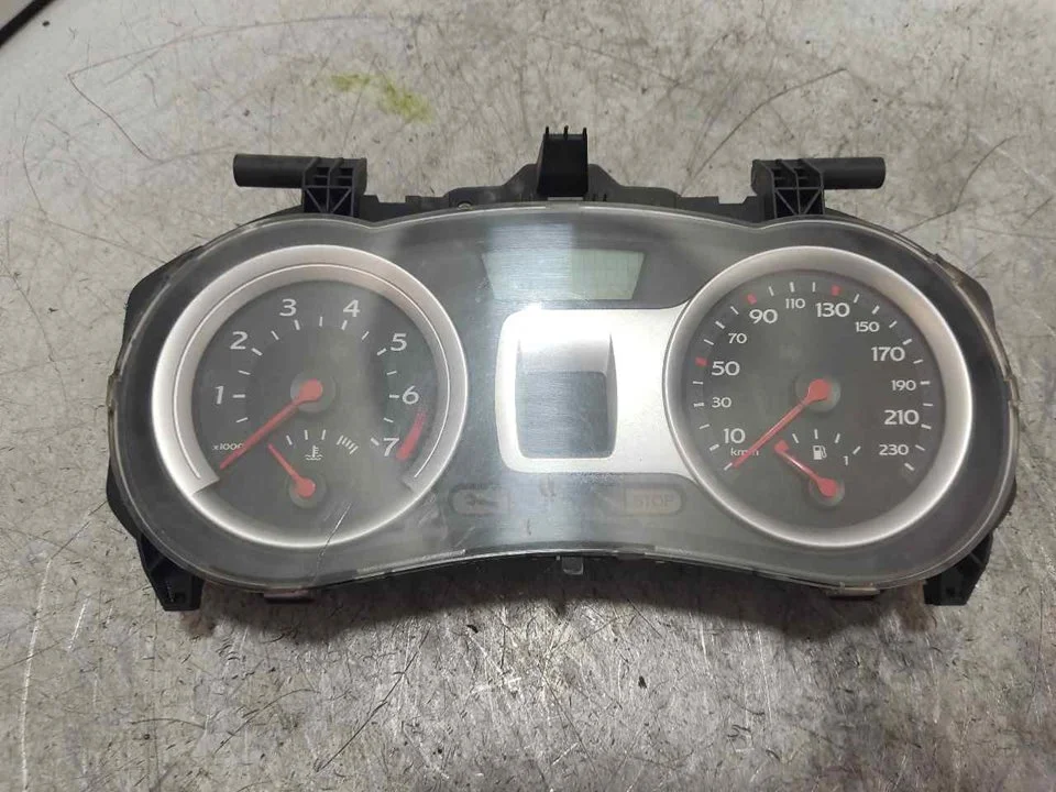 Foto de CUADRO INSTRUMENTOS RENAULT CLIO III 1.2 (75 CV / 55 KW) referencia 8200305019F