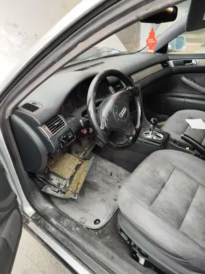 Foto de SALPICADERO AUDI A6 BERLINA (4B2) 2.5 V6 24V TDI (150 CV / 110 KW) referencia 4B1857008L FKZ