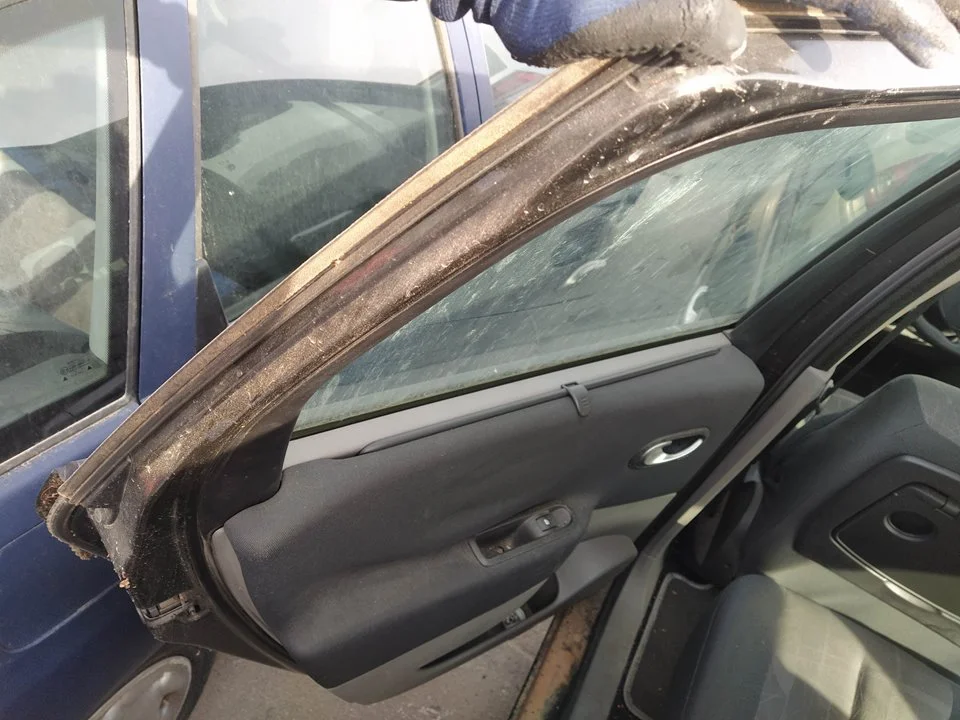 Foto de MANETA INTERIOR TRASERA IZQUIERDA RENAULT SCENIC II 1.6 16V (113 CV / 83 KW)