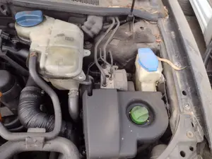 Foto de DEPOSITO EXPANSION VOLKSWAGEN PASSAT BERLINA (3B3) 1.9 TDI (131 CV / 96 KW) referencia 8D0121403L