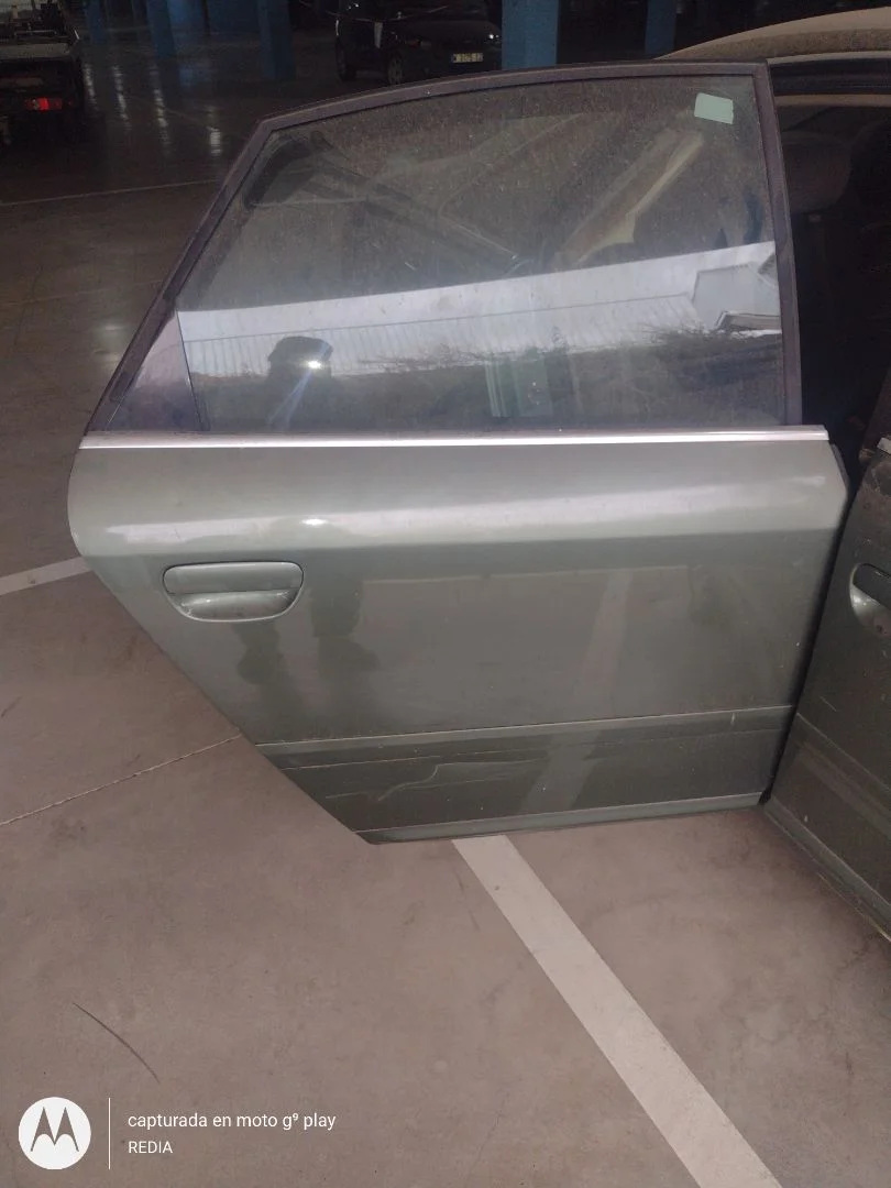 Foto de PUERTA TRASERA DERECHA AUDI A6 BERLINA (4B2) 1.9 TDI (131 CV / 96 KW) referencia 4B0833052