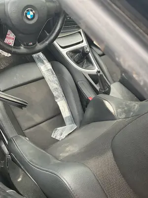 Foto de ASIDERO TECHO DELANTERO IZQUIERDO BMW SERIE 1 BERLINA (E81/E87) 2.0 Turbodiesel CAT (143 CV / 105 KW) referencia 51169143523