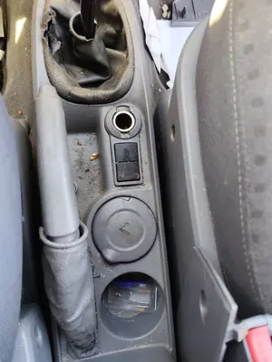 Foto de PALANCA FRENO KIA CARENS (RS) 1.8 16V CAT (126 CV / 93 KW) referencia 0K2FA44010AFKZ