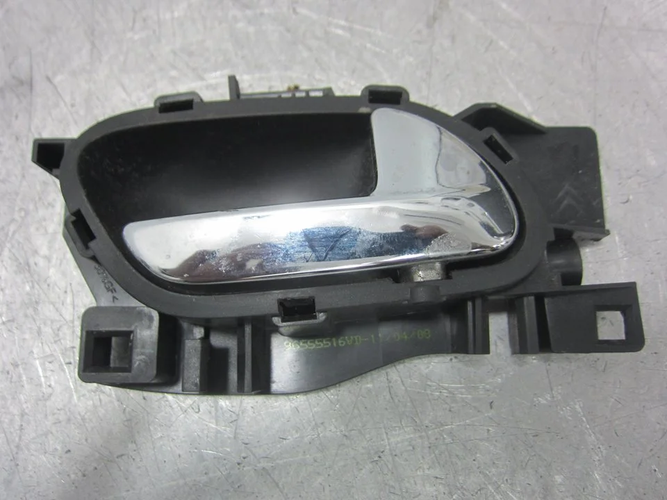 Foto de MANETA INTERIOR TRASERA DERECHA CITROEN XSARA BERLINA 1.6 16V CAT (NFU / TU5JP4) (109 CV / 80 KW) referencia 96555516VD