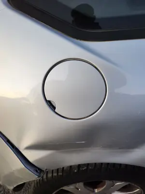 Foto de TAPA EXTERIOR COMBUSTIBLE CITROEN C4 BERLINA 1.6 16V HDi FAP (109 CV / 80 KW)