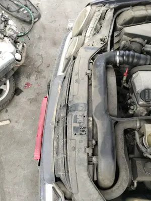 Foto de PANEL FRONTAL MERCEDES-BENZ CLASE E (BM 210) BERLINA 2.9 Turbodiesel CAT (129 CV / 95 KW)